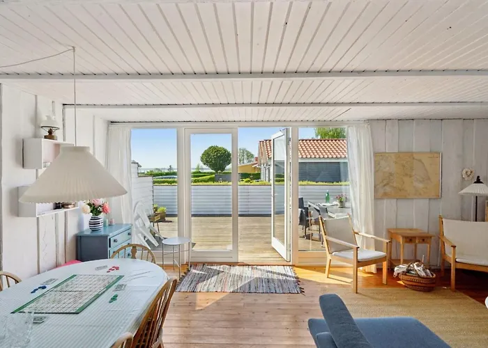 Hira - 200m From The Sea By Interhome *